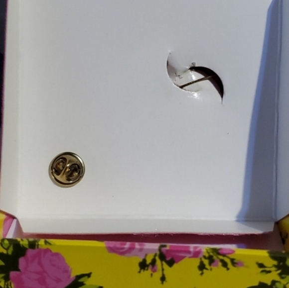New Vintage! BETSEY JOHNSON Key To My Heart Collection Pin Brooch Set. - Picture 8 of 11